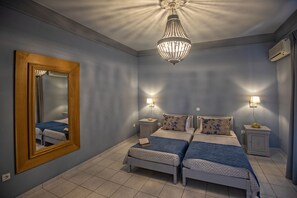 Chambre Deluxe avec lits jumeaux | 2 chambres, coffres-forts dans les chambres, Wi-Fi gratuit