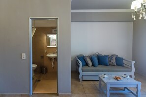 Apartment | Living area | 32-inch TV with digital channels - Pelagos Apartments (Kefalonia)