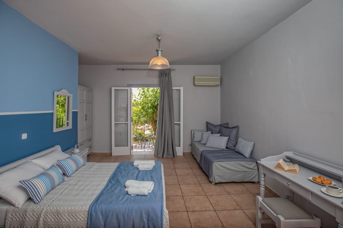 Tripla Deluxe, vista giardino | 2 camere, una cassaforte in camera, Wi-Fi gratuito
