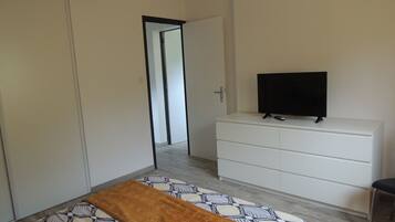 Panoramic Apartment | Free cots/infant beds, free WiFi