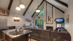 TV, fireplace - Babbling Brook Hideaway (Incline Village)