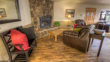 Télévision, cheminée