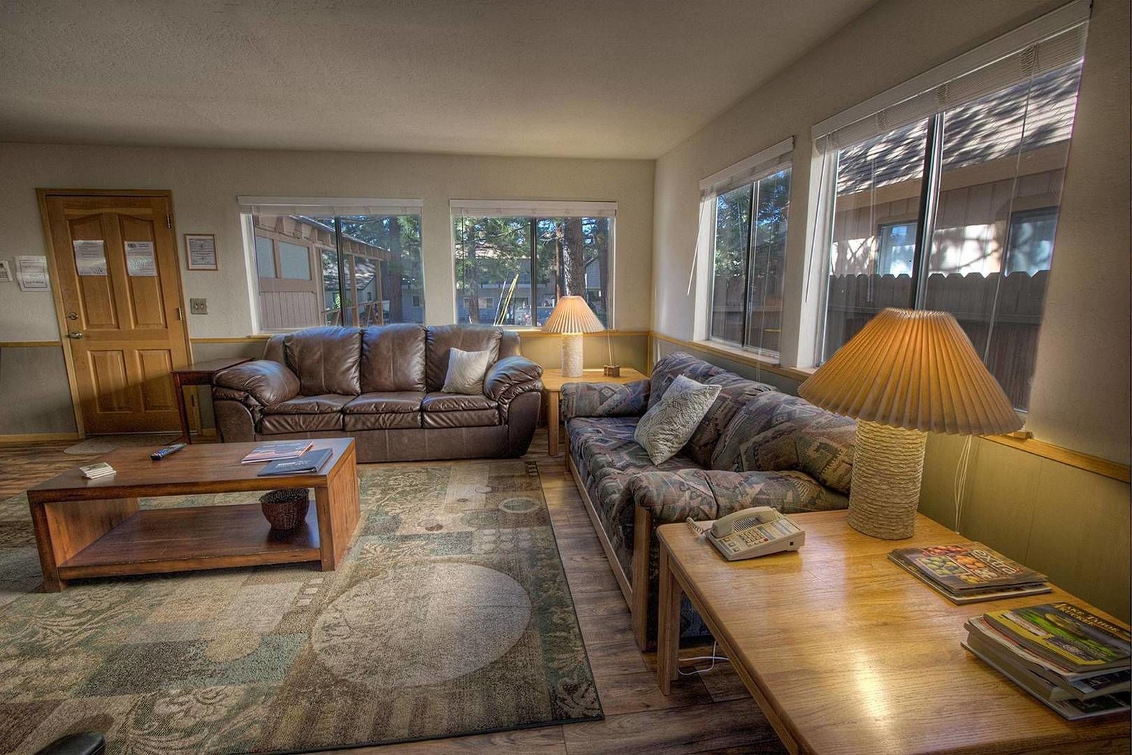 Maison, plusieurs lits, bain à remous, vue montagne | Salle de séjour