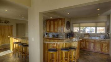 House, Multiple Beds, Hot Tub, Mountain View | Private kitchen | Fridge, microwave, stovetop, dishwasher