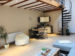 Smart TV, books - Vacation apartment at the Nürburgring/ winter sports Arft,, offer at the beginning of the year,, (Acht)