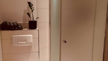 Dusche, Handtücher, Seife, Shampoo