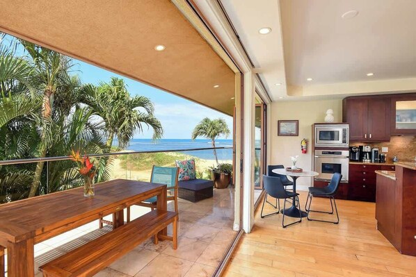 Dining - Aloha Villas 3, Oceanfront Townhouse, Steps to The (Kihei)