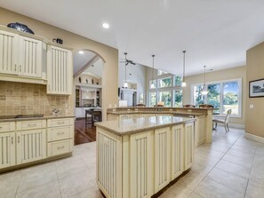 Frigorifero, microonde, forno, lavastoviglie