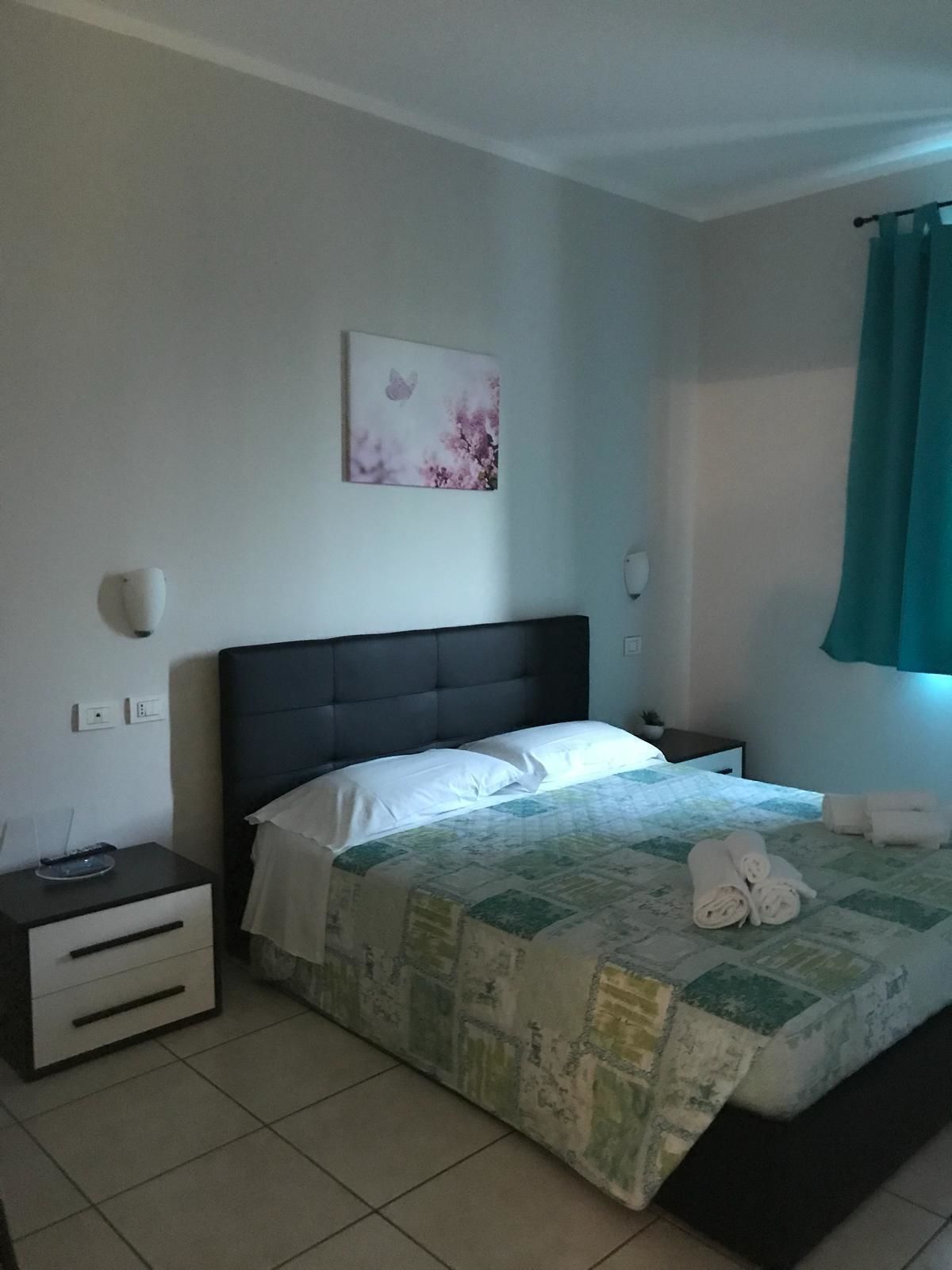 In-room safe, desk, soundproofing, free WiFi