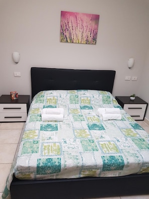 In-room safe, desk, soundproofing, free WiFi