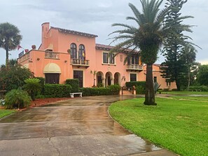 Exterior - The Villa Bed and Breakfast (Daytona Beach)