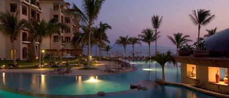 Outdoor pool, a heated pool