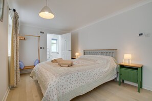 3 dormitorios, tabla de planchar con plancha, wifi gratis y ropa de cama