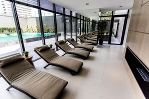A heated pool - Spacious and fully equipped studio in Berrini Ponte Estaiada (Cidade Monções)