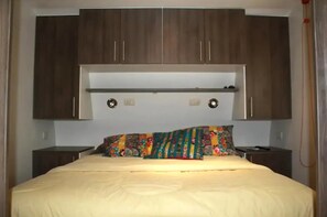 Mobil Karavan Deluks | Seprai linen