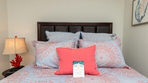 3 Schlafzimmer, Schreibtisch, Bügeleisen/Bügelbrett, Reisekinderbett