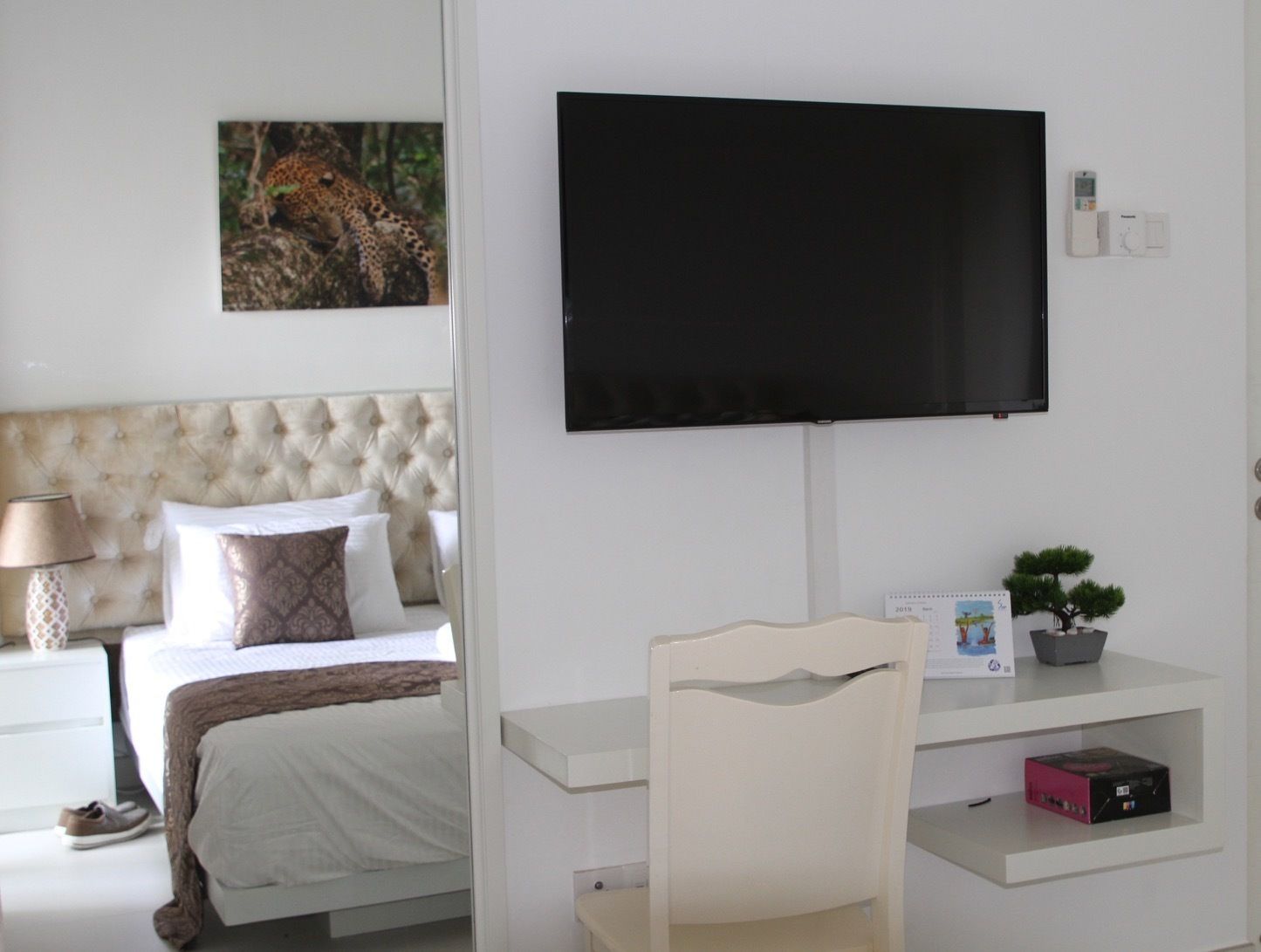 Luxury Apartment, 3 Bedrooms | Television