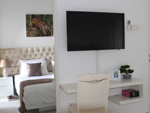 Luxury Apartment, 3 Bedrooms | Television - Grandiose Fairway Galle (Galle)