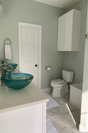 Shower, hair dryer, bidet, towels - Especially for High Point Furniture Market goers.  (Greensboro)