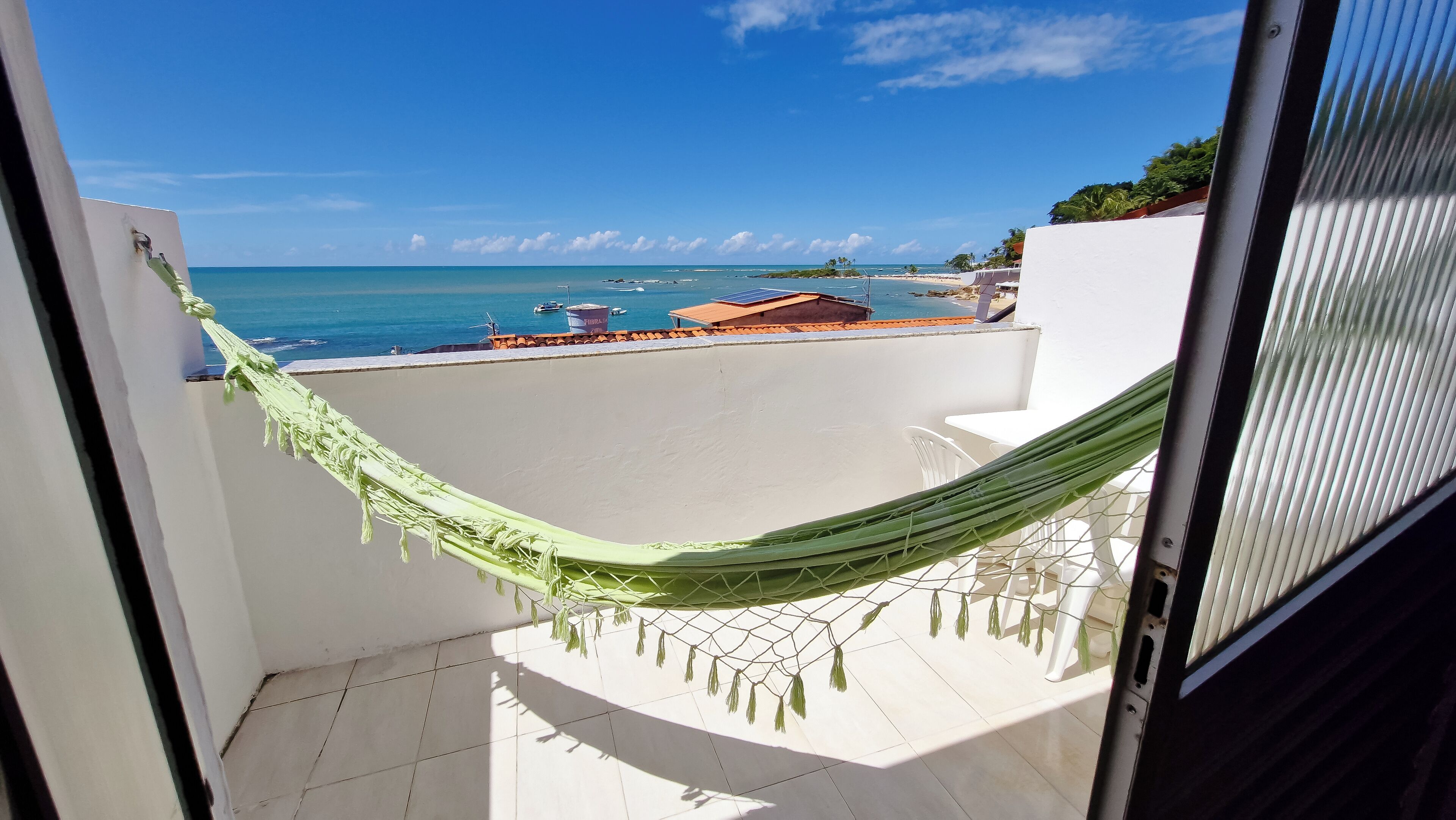 Apartamento Quadruplo com Varanda e Vista Mar | Bar mini, dihias secara berasingan 