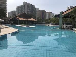 Pool - APT DECORATED 30M FROM THE BEACH, WITH THE BEST LEISURE OF RIVIERA, LOCATED IN MODUL6 (Bertioga)