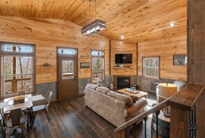 Téléviseur connecté, foyer, lecteur de DVD, sélection de films