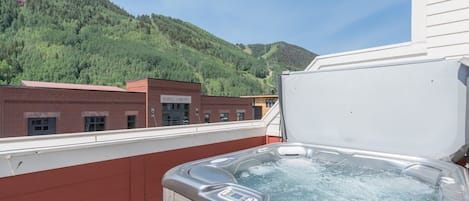 Utendørs boblebad