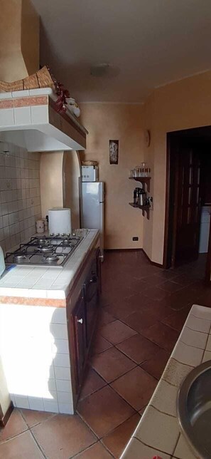 Réfrigérateur, plaque de cuisson