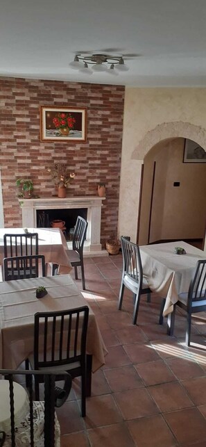 Tägliches inbegriffenes Frühstücksbuffet