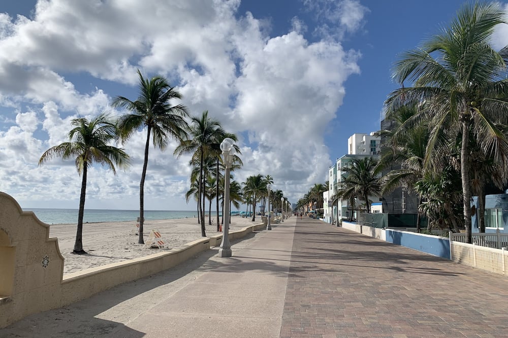 Tiana Beach Inn
