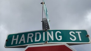 A street sign for Harding St. - Tiana Beach Hotel (Hollywood)