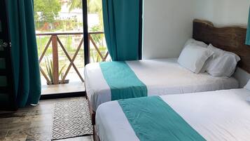 Espace de travail pour ordinateur portable, fer et planche Ă repasser