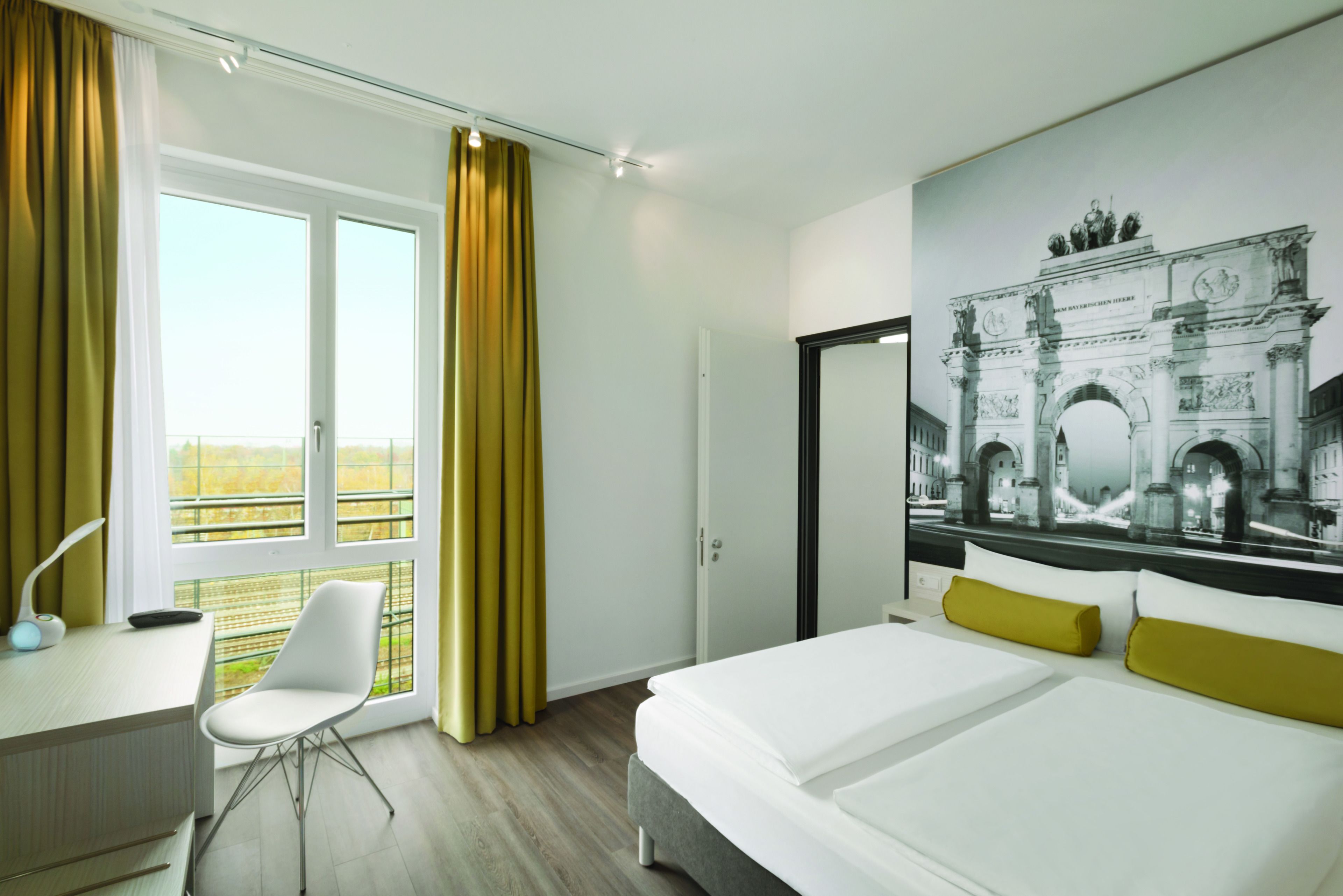 standard room, 2 single beds | premium bedding, in-room safe, desk, laptop workspace