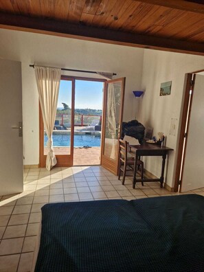 1 slaapkamer, een bureau, een strijkplank/strijkijzer, gratis wifi