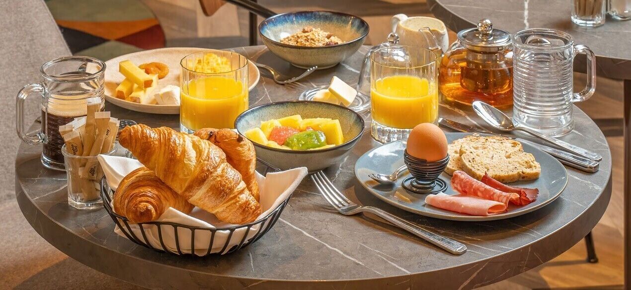 daily continental breakfast (eur 14.5 per person)