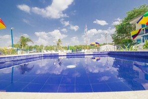 Utomhuspool