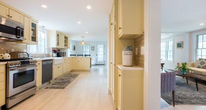 Impresionantes pasos de casas recientemente renovadas a Barnstable Harbour, capacidad para 14 personas; 066-Ba