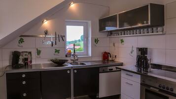 Kühlschrank, Ofen, Herdplatte, Geschirrspüler