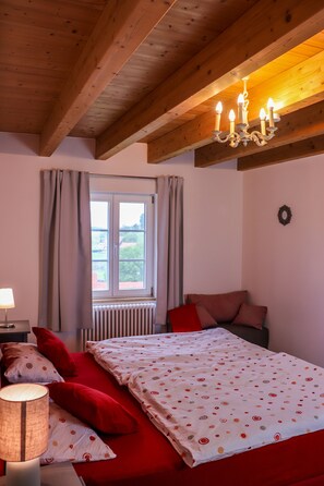 3 chambres, lit parapluie, Wi-Fi, draps fournis