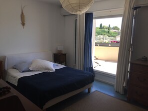 4 chambres, fer et planche Ă repasser, accĂšs Internet, draps fournis