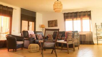 Télévision, cheminée