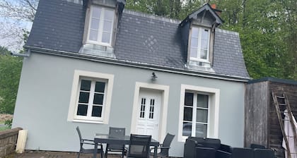 Cottage in the quiet countryside edge of Cherval Chenonceau