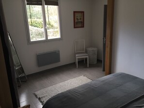 3 bedrooms, WiFi, bed sheets