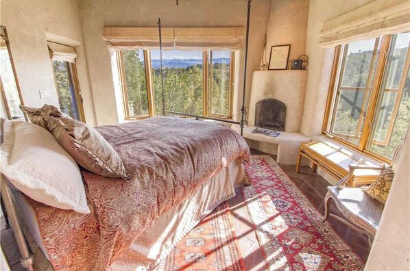 3 chambres, fer et planche à repasser, Wi-Fi, draps fournis