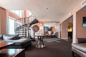 Presidential Suite | Living area | Flat-screen TV, pay movies