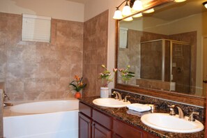 Condo, 3 Bedrooms | Bathroom
