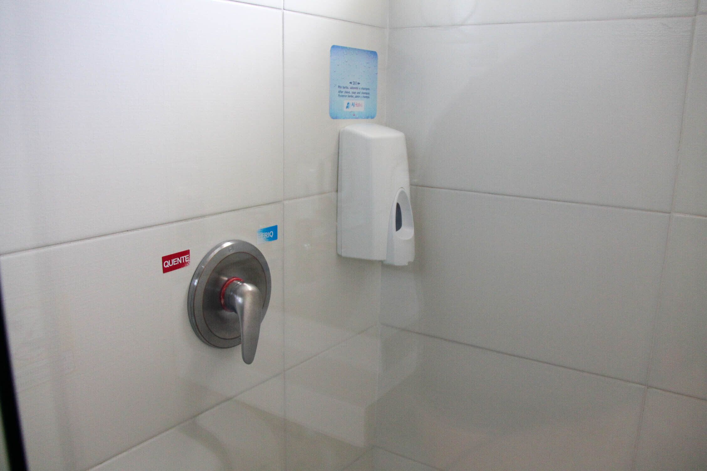 shower, free toiletries, towels