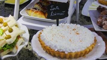 Sarapan prasmanan