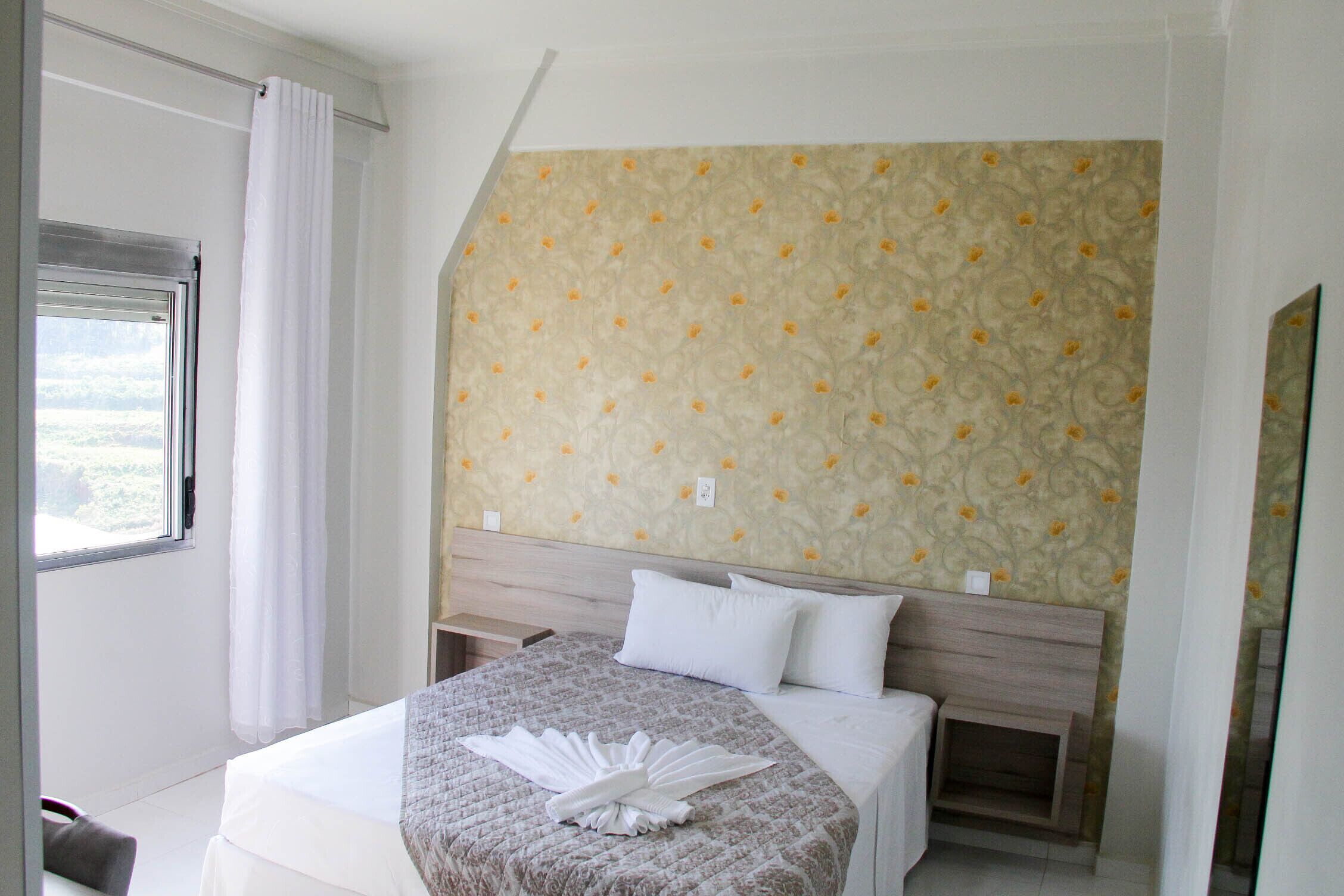 standard double room, 1 double bed | 1 bedroom, minibar, desk, blackout curtains