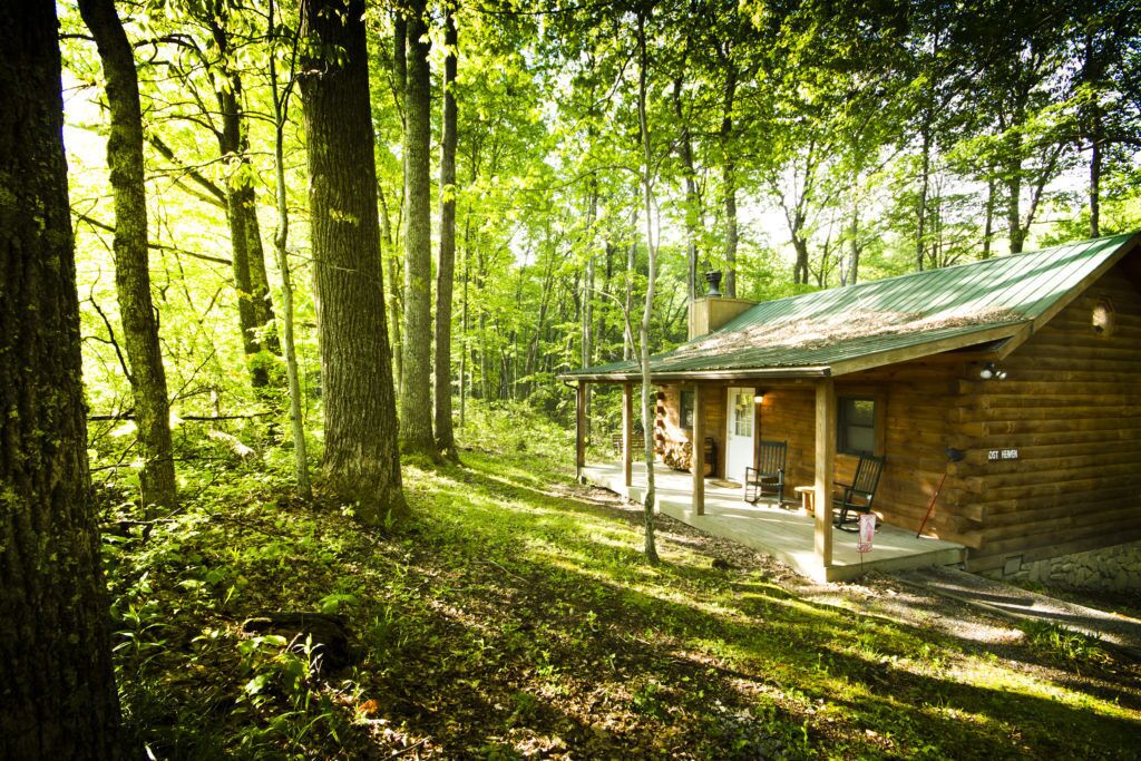 Almost Heaven 1BR Cabin In West Virginia Woods - Perfect For Couple's Escape